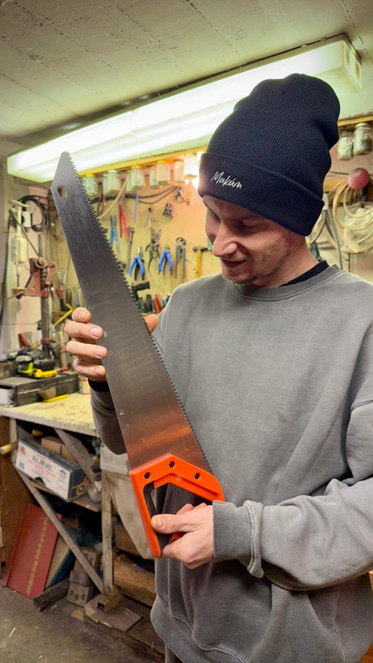 Zimní čepice s výšivkou Makám / Basic