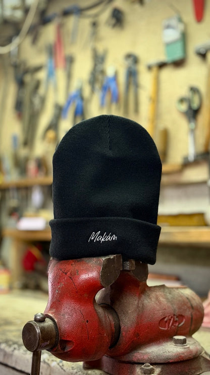 Zimní čepice s výšivkou Makám / Basic