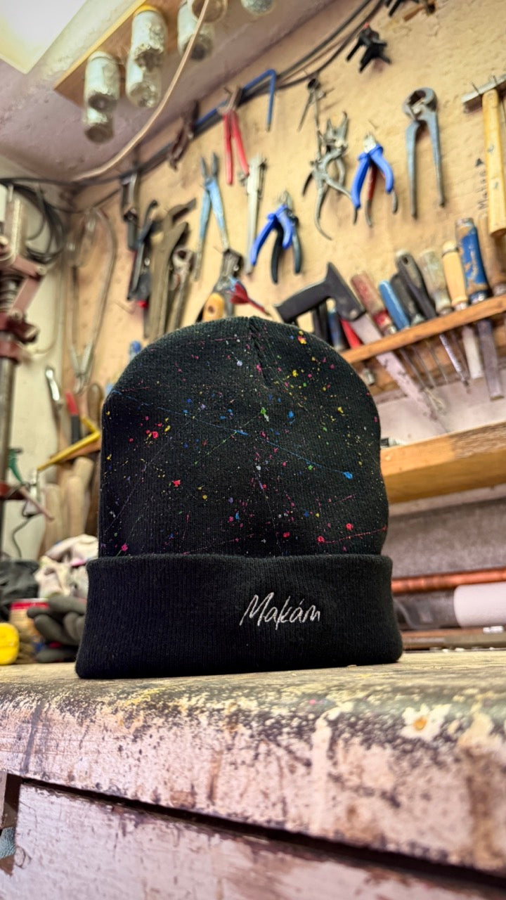 Zimní čepice s výšivkou Makám / Cáklej styl